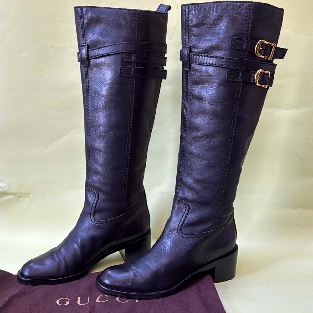 Gucci Vintage black/gold leather pull on boots with dust bag